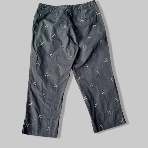 Liz Golf Cathren Golf Club Embroidered Capri Pants - Picture 10 of 13